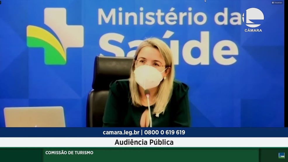 Secretária diz que Ministério da Saúde não recomenda Carnaval em 2022