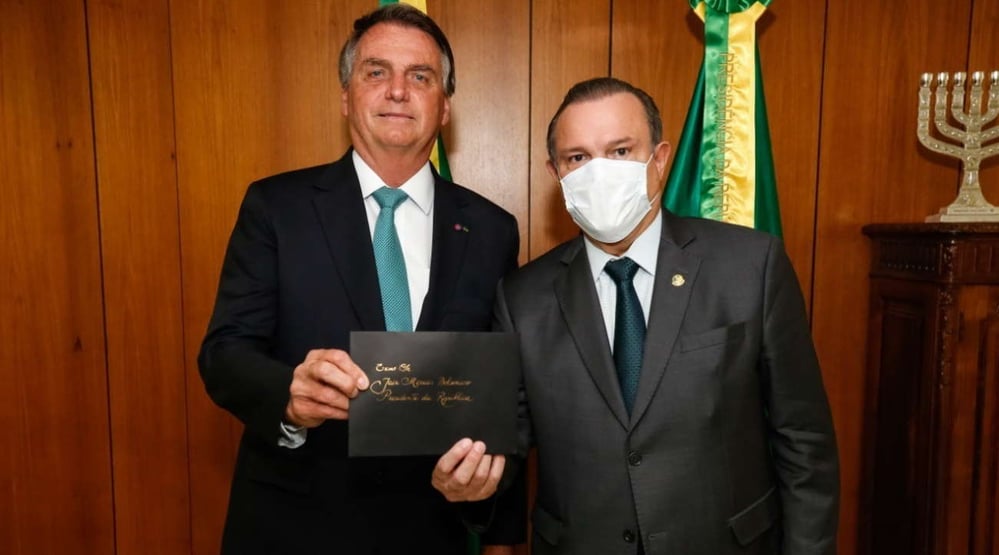 Candidato de Bolsonaro no MT foi apoiado pelo PT e tem suplente do PCdoB