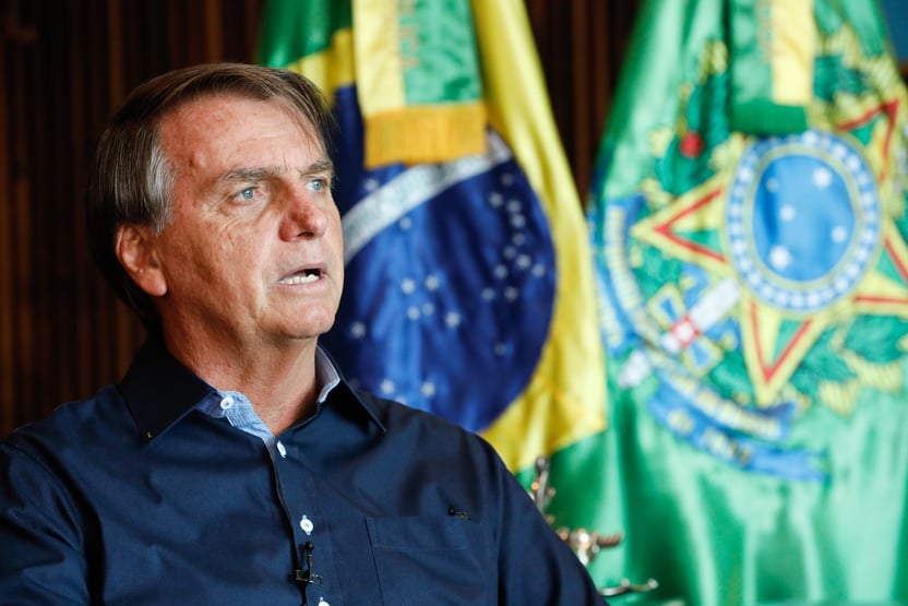Justiça abre inquérito para investigar policiais que prenderam mulher que xingou Bolsonaro