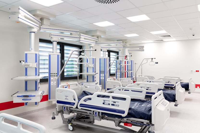 Risco de hospitalização por Ômicron é de 50% a 60% menor que o da Delta, diz CDC da Europa