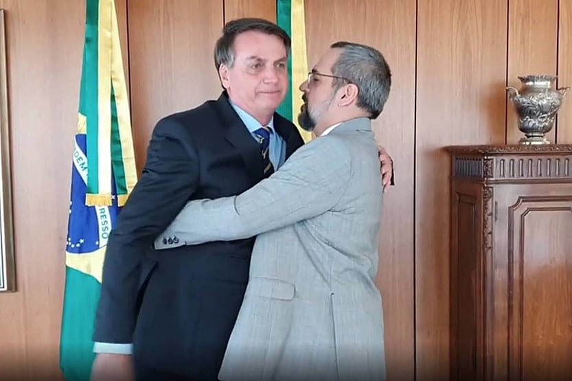 Bolsonaro se irrita com Weintraub e já fala em ‘escantear’ ex-ministro