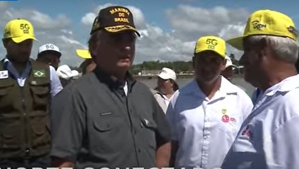 Jair Bolsonaro participa de inauguração de rede de internet no Amapá