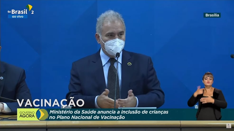 Queiroga evita dizer data para vacinação de crianças e recomenda a pais buscarem um médico