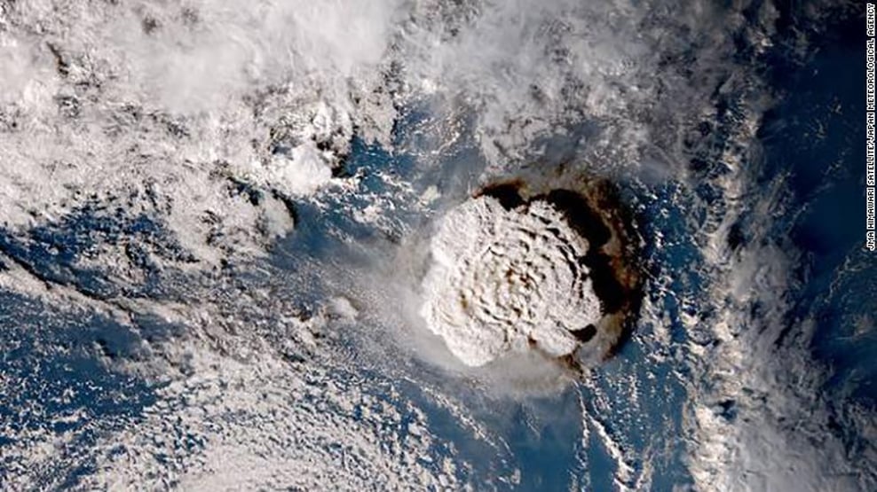Erupção de vulcão próximo a Tonga é a maior do mundo em mais de 30 anos