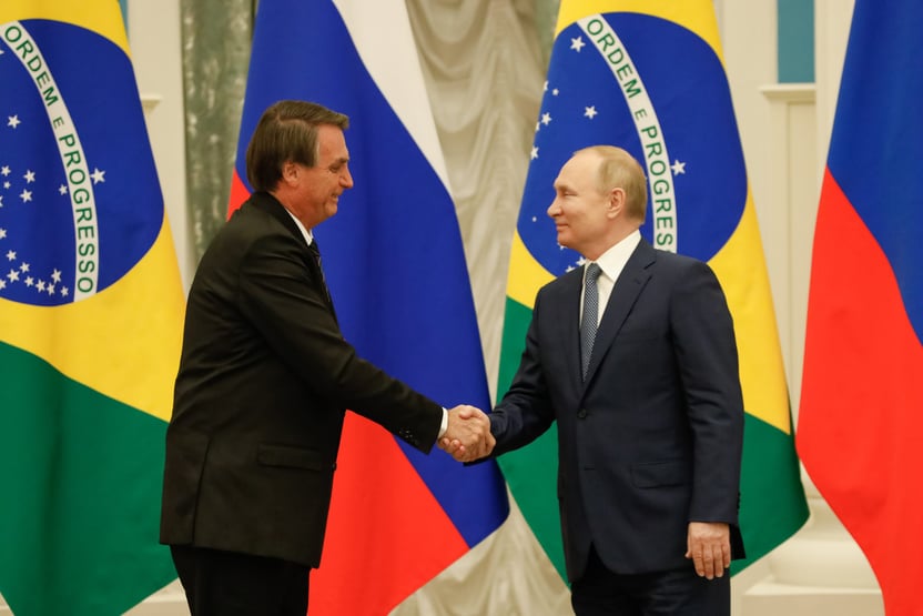 Rússia manda mais fertilizantes, e Bolsonaro cita visita a Putin