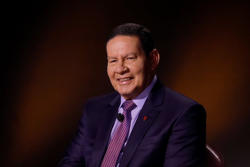 Mourão lidera disputa pelo Senado no RS, diz Instituto Paraná