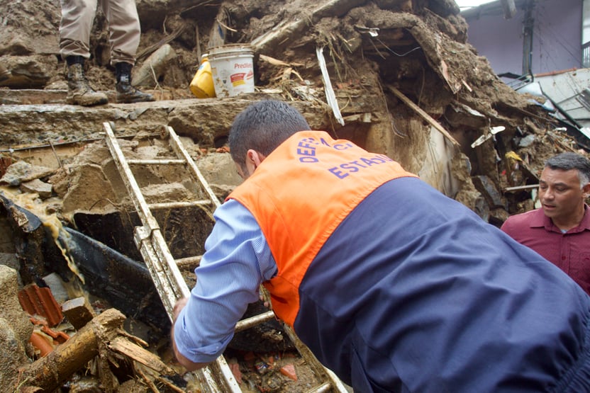 Temporal em Petrópolis deixa 5 mortos e 4 desaparecidos