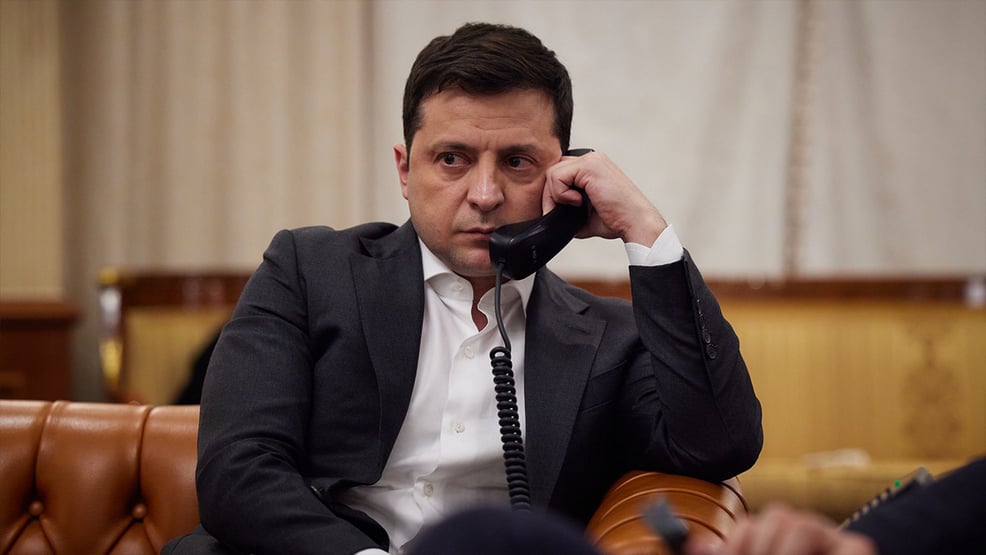 Zelensky pede ajuda a Biden: “Devemos parar o agressor o mais rápido possível”