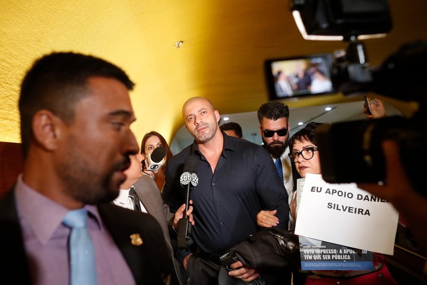 Centrão e bolsonaristas querem aproveitar ‘caso Silveira’ para dificultar cassação de mandato