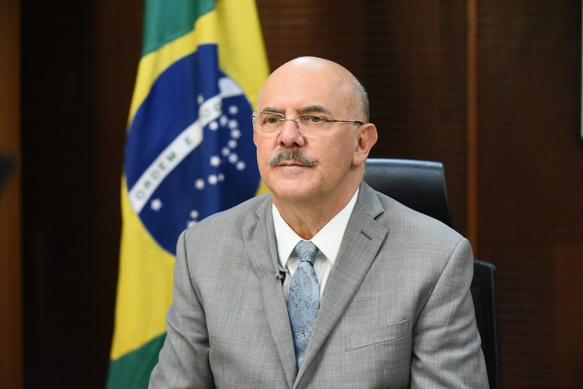 Milton Ribeiro deve passar a noite na carceragem da PF em São Paulo