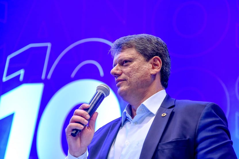 Tarcísio acusa SP de fazer pacto com crime organizado