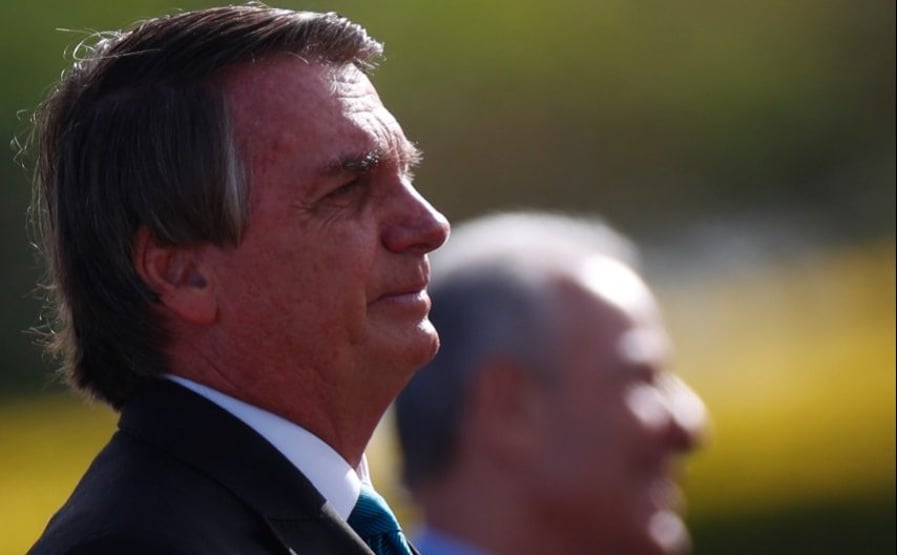 Bolsonaro elogia operação policial que deixou ao menos 24 mortos na Vila Cruzeiro