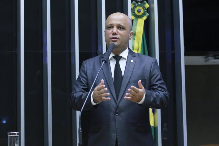 Mesa Diretora: Planalto intervém e tenta dar “prêmio de consolação” a Vitor Hugo