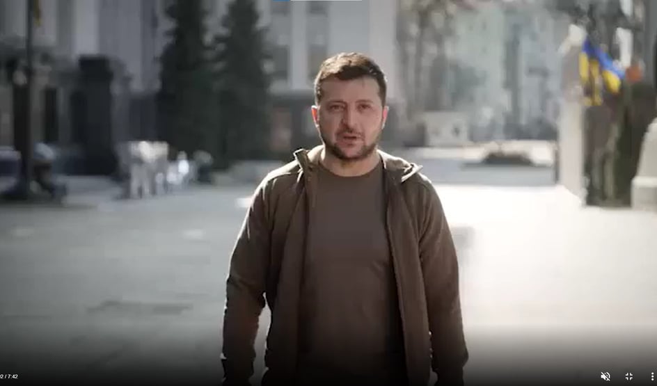 Zelensky convidou Macron para visitar a Ucrânia