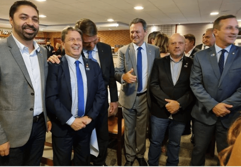 Em jantar com Bolsonaro, PL celebra pesquisas, saída de Moro e falas de Lula