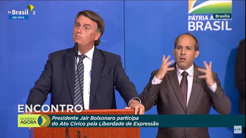 Bolsonaro ataca Barroso, mas comete lapso: “Temos chefe de Executivo que mente”