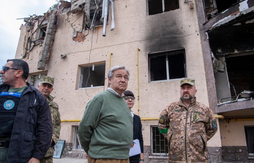 Em Kiev, secretário-geral da ONU diz que guerra é “absurdo do século XXI”