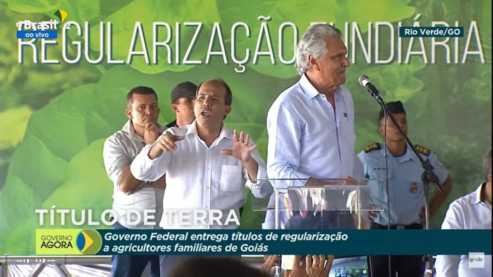 Caiado é vaiado e impedido de falar em evento de Bolsonaro