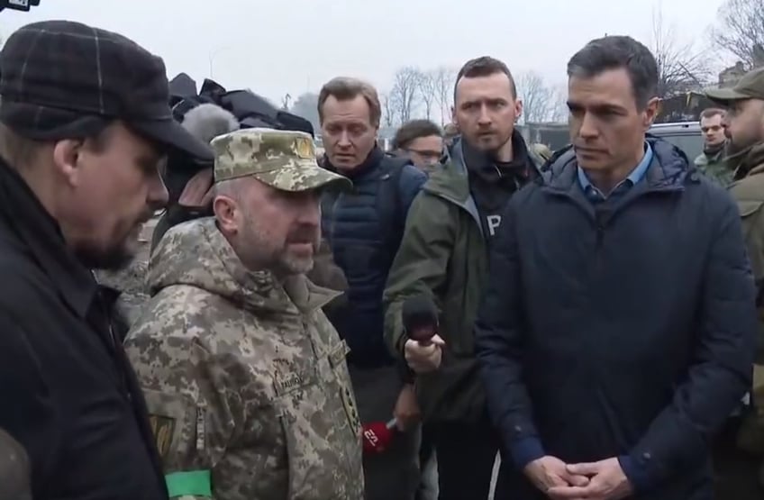 Primeiro-ministro da Espanha se reúne com Zelensky em Kiev