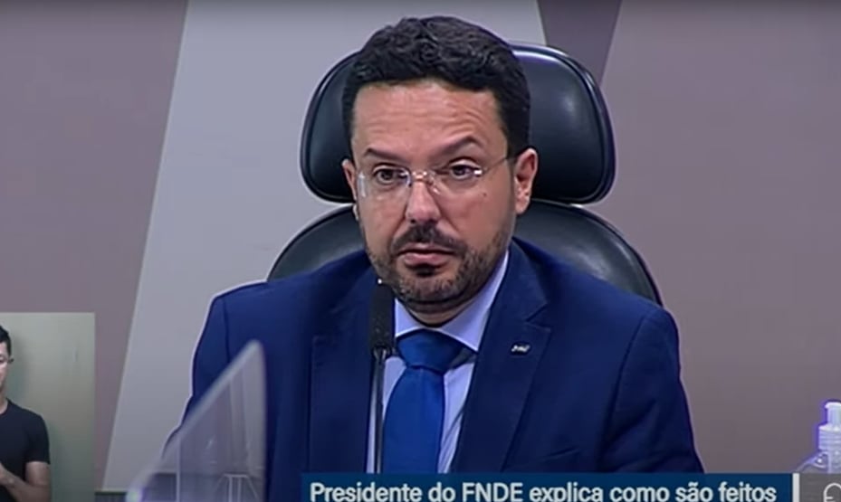 “Pregão é acompanhado pela CGU”, diz presidente do FNDE, sobre ônibus escolares