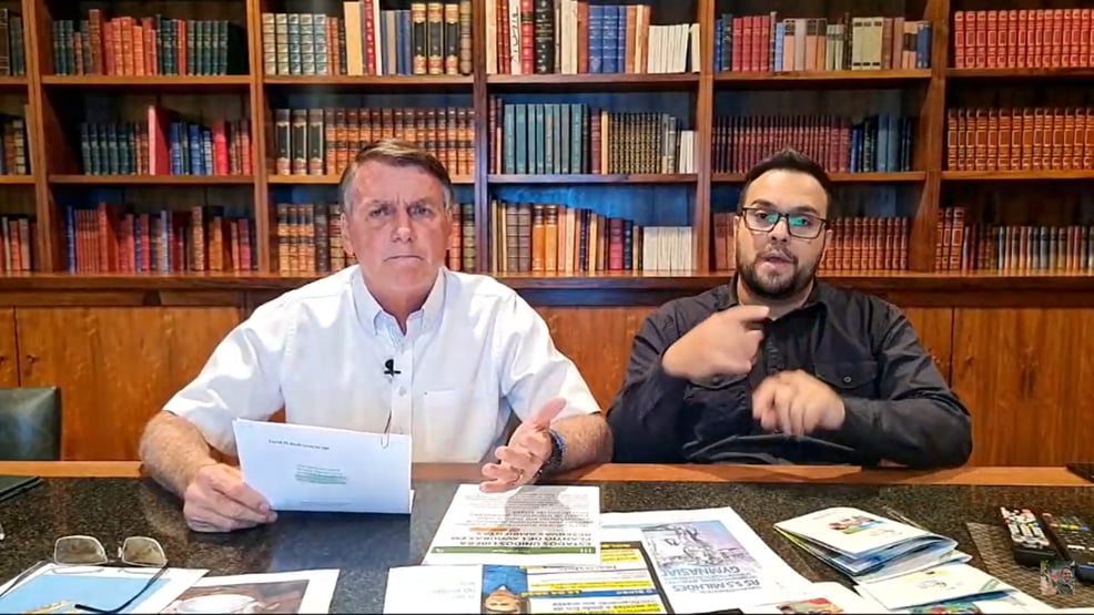 “O alvo sou eu”, diz Bolsonaro, sobre investigações conduzidas por Moraes
