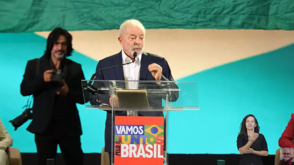 Em reunião, Lula reclama das redes do PT; Gleisi pede medidas contra “fake news”