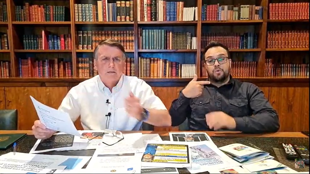 Bolsonaro associa Fachin ao MST e diz que ele quer ver Lula presidente