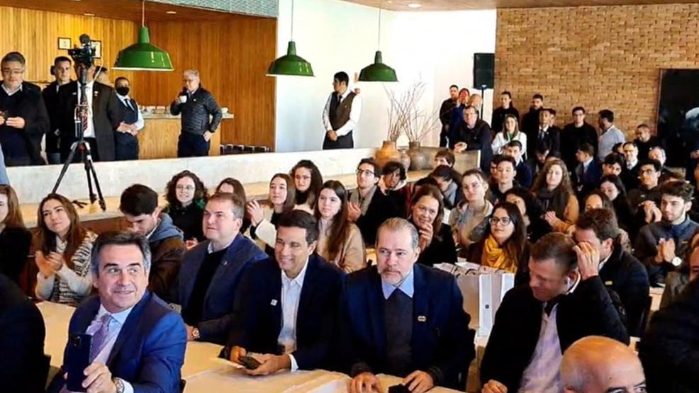 Dias Toffoli comparece a encontro entre Bolsonaro e Elon Musk