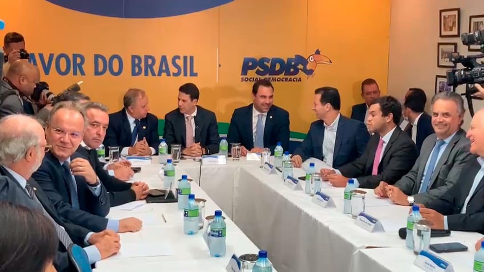 PSDB adia decisão sobre candidatura própria e pressiona por desistência de Doria