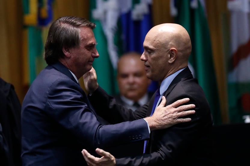 Bolsonaro recorre de arquivamento da ação contra Moraes