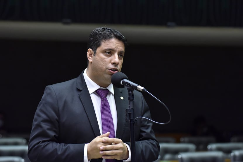 Líder do Podemos indicou R$ 68 milhões em emendas secretas
