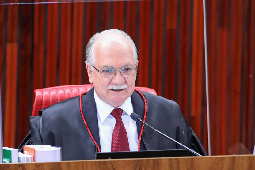 Fachin diz em ofício que tem “elevada consideração” por Forças Armadas