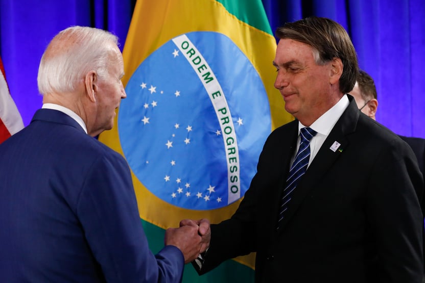Biden afirma em encontro com Bolsonaro que não tolera intervenção no sistema eleitoral'”