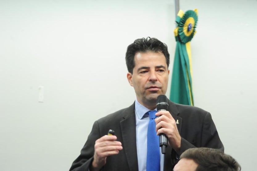 Sachsida diz que não pode interferir em política de preços da Petrobras, mas aposta em queda de preços