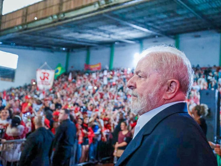 “Entre a CPI e ‘qualquer coisa’, fico com a CPI”, diz Randolfe, sobre campanha de Lula