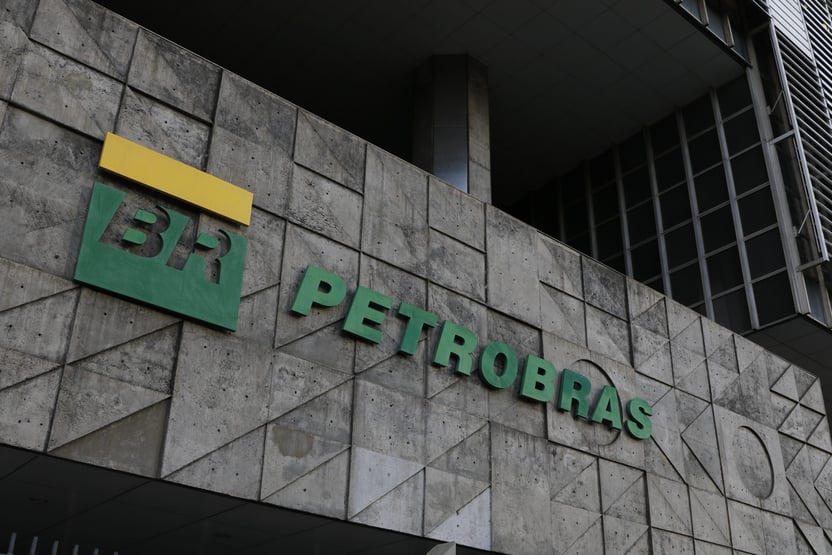 Petrobras reinicia venda de refinarias