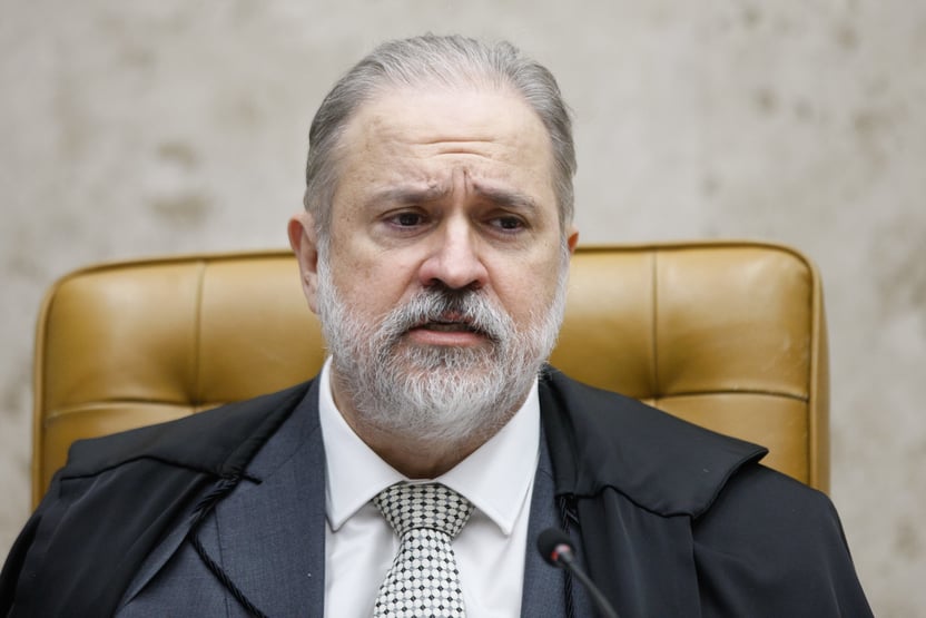 Oposição apresenta pedido de impeachment de Aras ao Senado