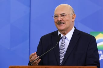 Defesa de Milton Ribeiro pede ao STF a anulação de operação da PF sobre o MEC Defesa de Milton Ribeiro pede ao STF a anulação de operação da PF sobre o MEC