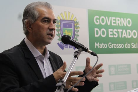 PGR denuncia Reinaldo Azambuja por corrupção