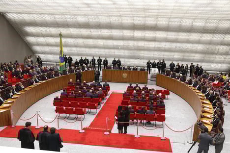 Querem polícia própria e… aposentadoria especial