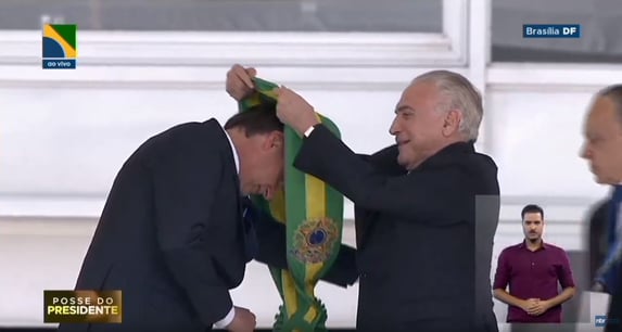 #BolsonaroArregou viraliza nas redes sociais
