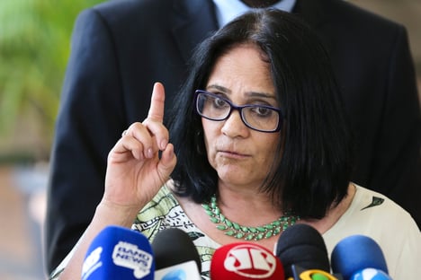 MP sobre ensino domiciliar deve ser publicada em 10 dias, diz Damares