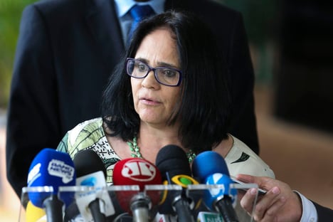 Damares diz que Brasil está preocupado com perseguição a cristãos