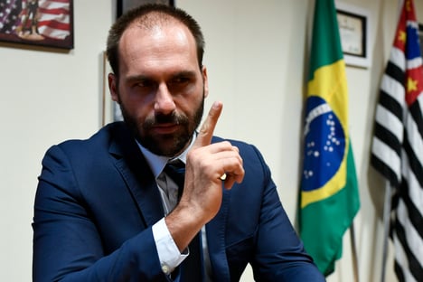 Eduardo Bolsonaro critica possível ida de deputado do DEM para o PSL
