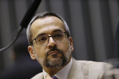 Ministro diz esperar adesão de 15 reitores a novo programa