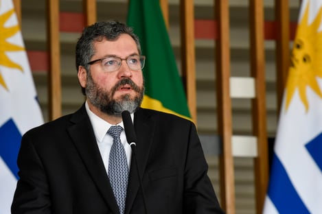 Ernesto Araújo se atrapalha até na carta de demissão