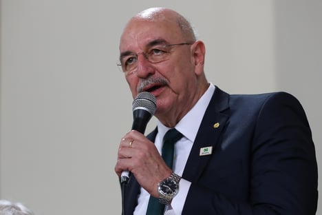 Osmar Terra é provocado em grupo de mensagens do MDB: “Tu não tem vergonha?”