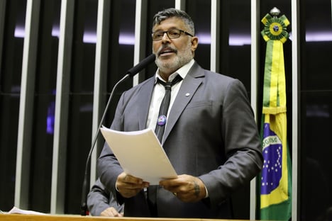 Frota envia ofício ao STF repudiando Bia Kicis na CCJ