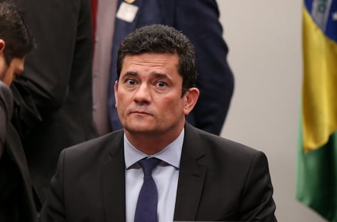 Moro fica mesmo com fritura, dizem políticos