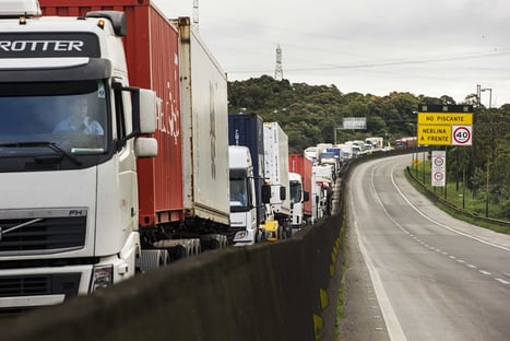O golpismo bolsonarista afunda a economia